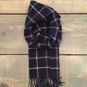 Black/white plaid scarf